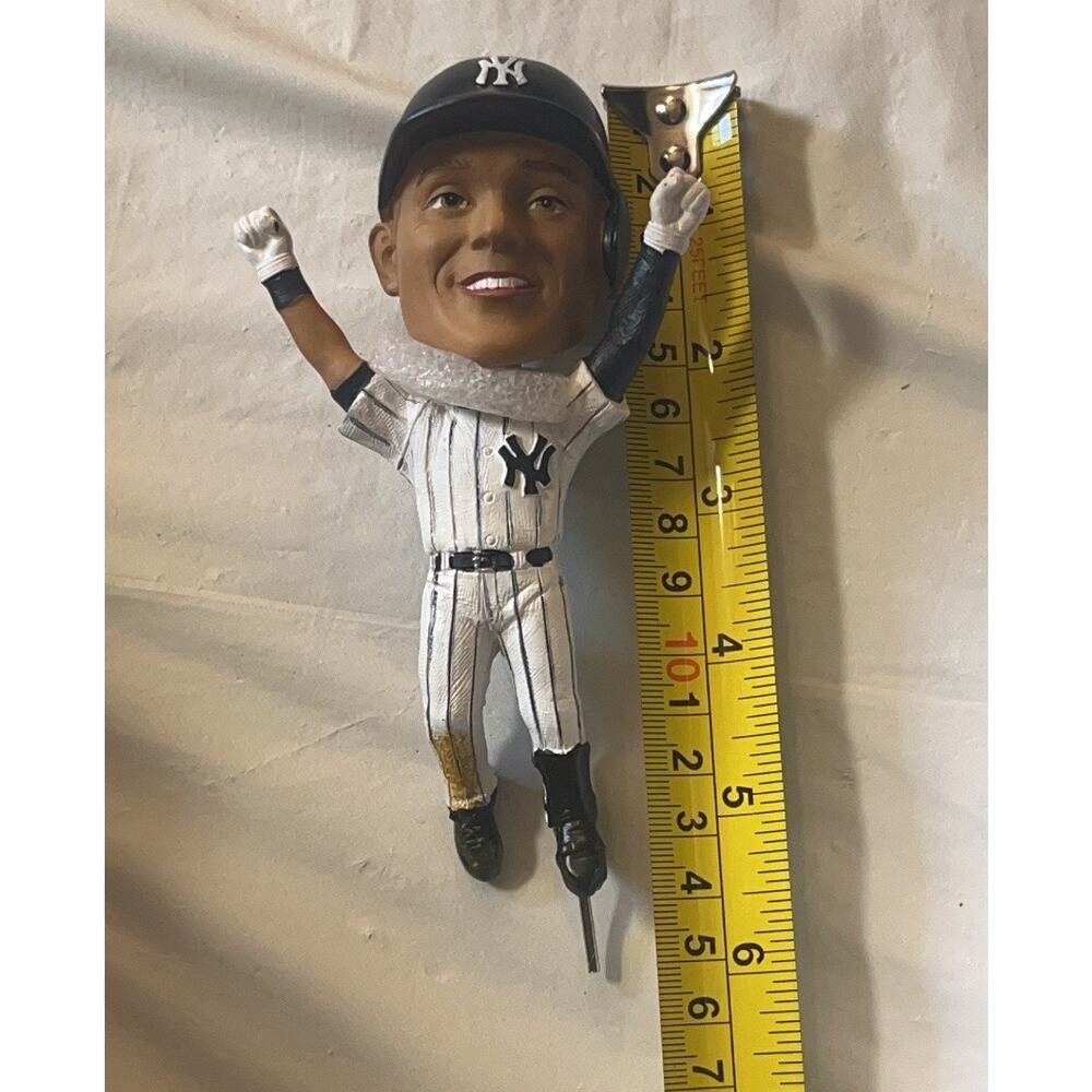 2024 Derek Jeter Bobblehead #4 TikTok NY Yankees Limited Edition w/ Box - Picture 11 of 11